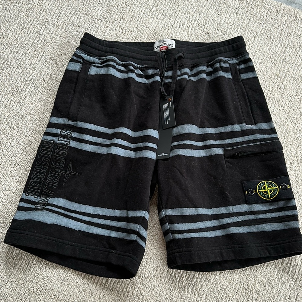 Stone island x Supreme shorts nwt